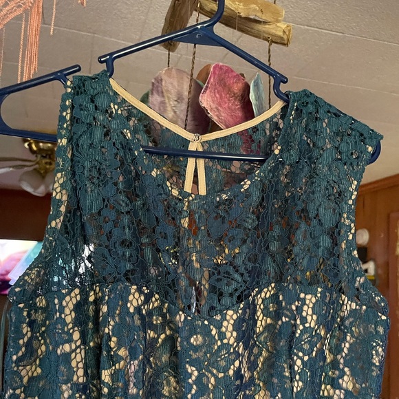 Forrest Green Lace Dress with tan sewn in slip - Picture 2 of 5